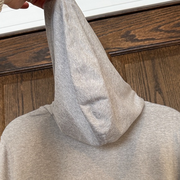 Vuori heather Gray Halo Essential Dreamknit Hoodie estimated size medium - Picture 4 of 6